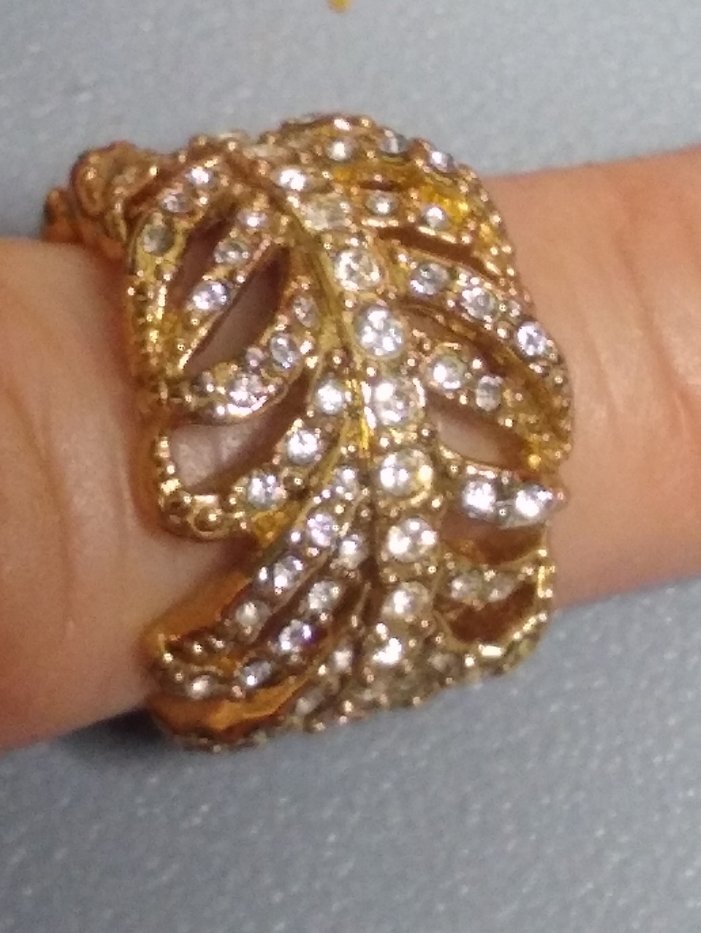 Vintage J Crew Gold Stone Feather Rhinestone Ring Size 5